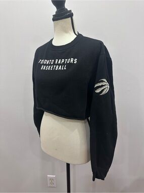 PEACE COLLECTIVE Toronto Raptors Black Cropped Crew Sweatshirt Womens Size Small